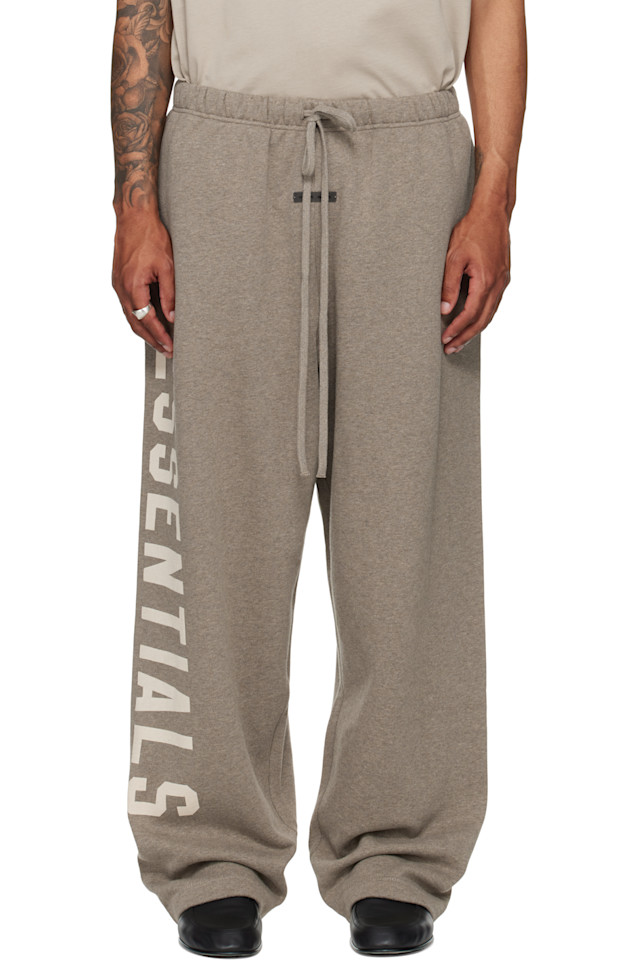 Утеплённые флисовые спортивные брюки Lounge Fear Of God Essentials, цвет homestead heather
Утеплённые флисовые спортивные брюки Lounge Fear Of God Essentials, цвет homestead heather