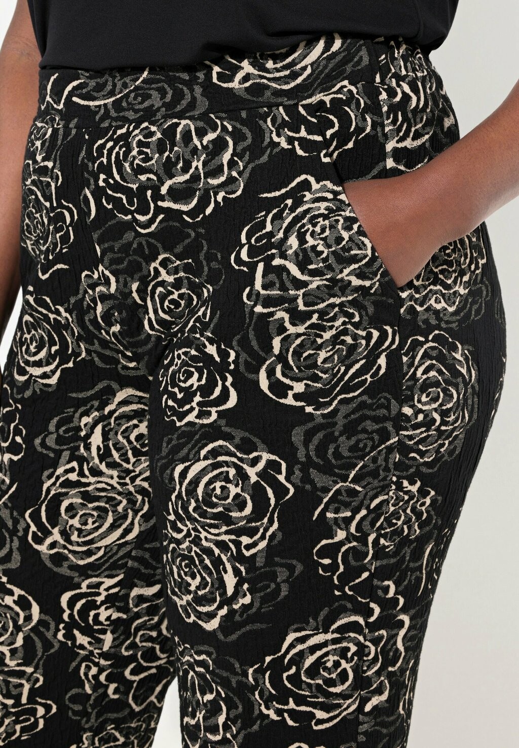 Брюки Ulla Popken, золотой
Брюки Ulla Popken, золотой