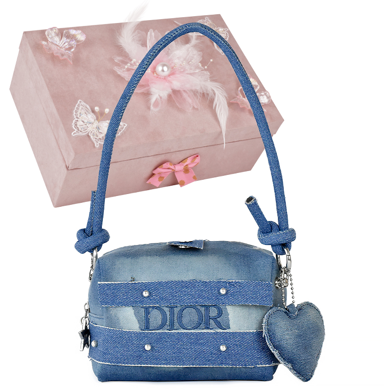 Косметичка женская DIOR
Косметичка женская DIOR
