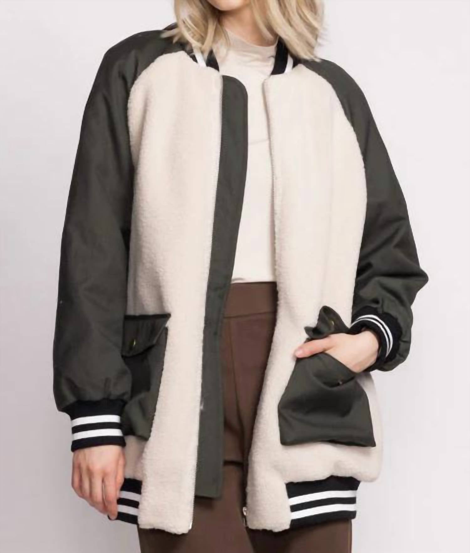 Куртка Marlene в зеленом цвете PINK MARTINI
Куртка Marlene в зеленом цвете PINK MARTINI