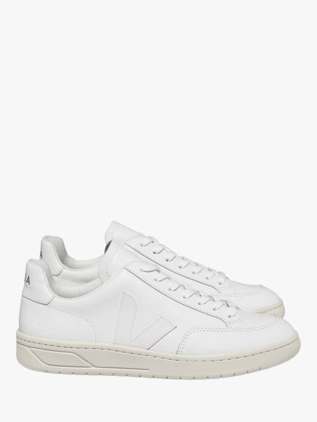 V12 кожаные кроссовки на шнуровке VEJA, Extra White
V12 кожаные кроссовки на шнуровке VEJA, Extra White
