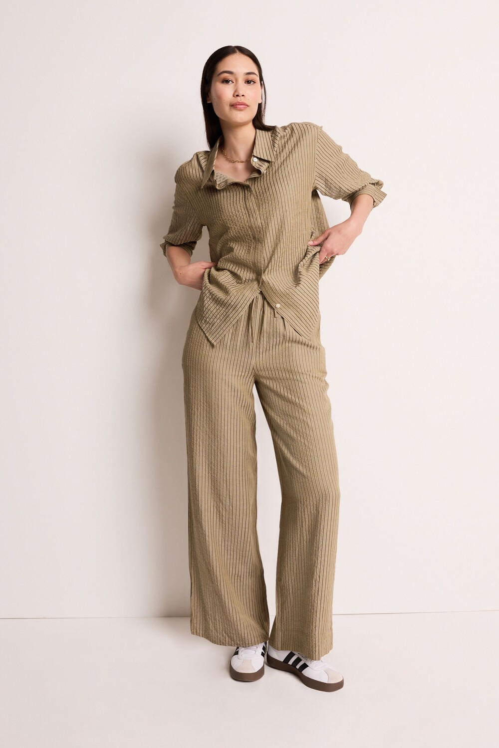 Широкие брюки с фактурной полоской Next, зеленый
Широкие брюки с фактурной полоской Next, зеленый