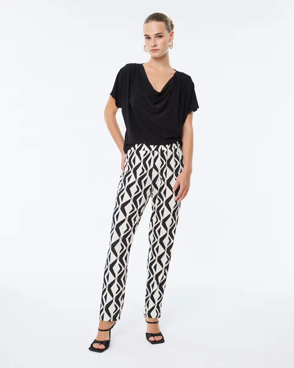 Женские прямые брюки из трикотажа с принтом и эластичным поясом Paz Torras, черный
Женские прямые брюки из трикотажа с принтом и эластичным поясом Paz Torras, черный