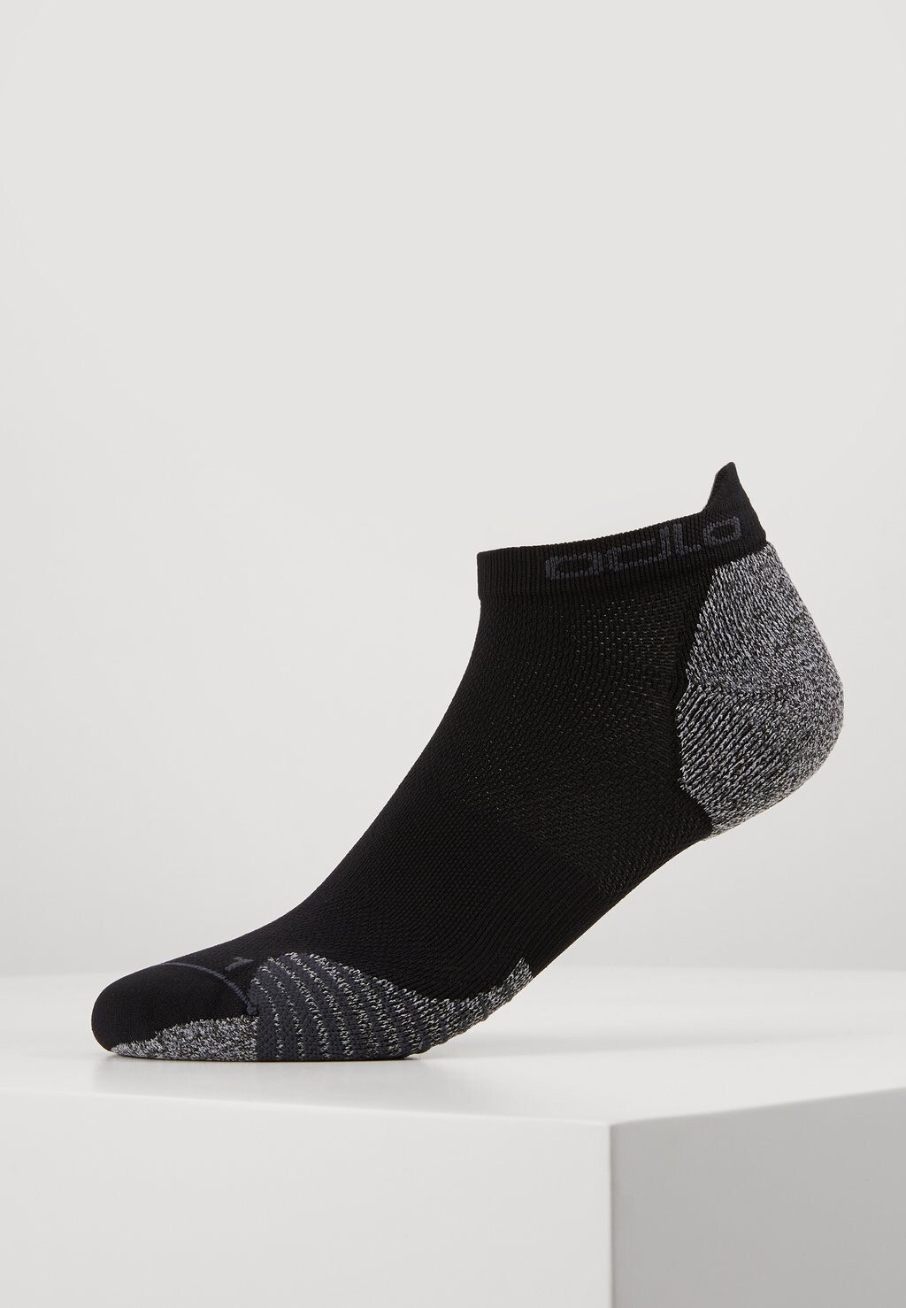 Носки LOW CERAMICOOL ODLO, цвет black
Носки LOW CERAMICOOL ODLO, цвет black