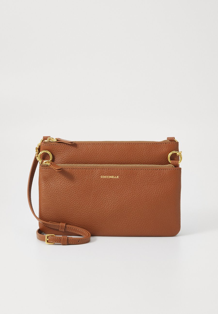 Сумка кросс-боди Coccinelle YVONNE, Cognac
Сумка кросс-боди Coccinelle YVONNE, Cognac