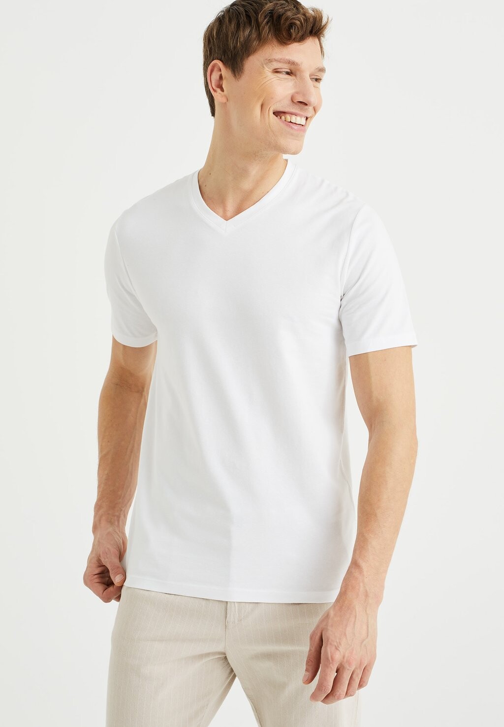 Футболка базовая BASIC WE Fashion, цвет white
Футболка базовая BASIC WE Fashion, цвет white