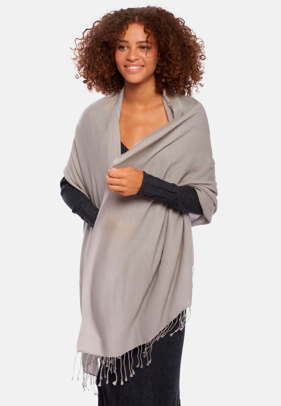 Шарф Mahogany DIAMANT, Gris Perle/Grey
Шарф Mahogany DIAMANT, Gris Perle/Grey