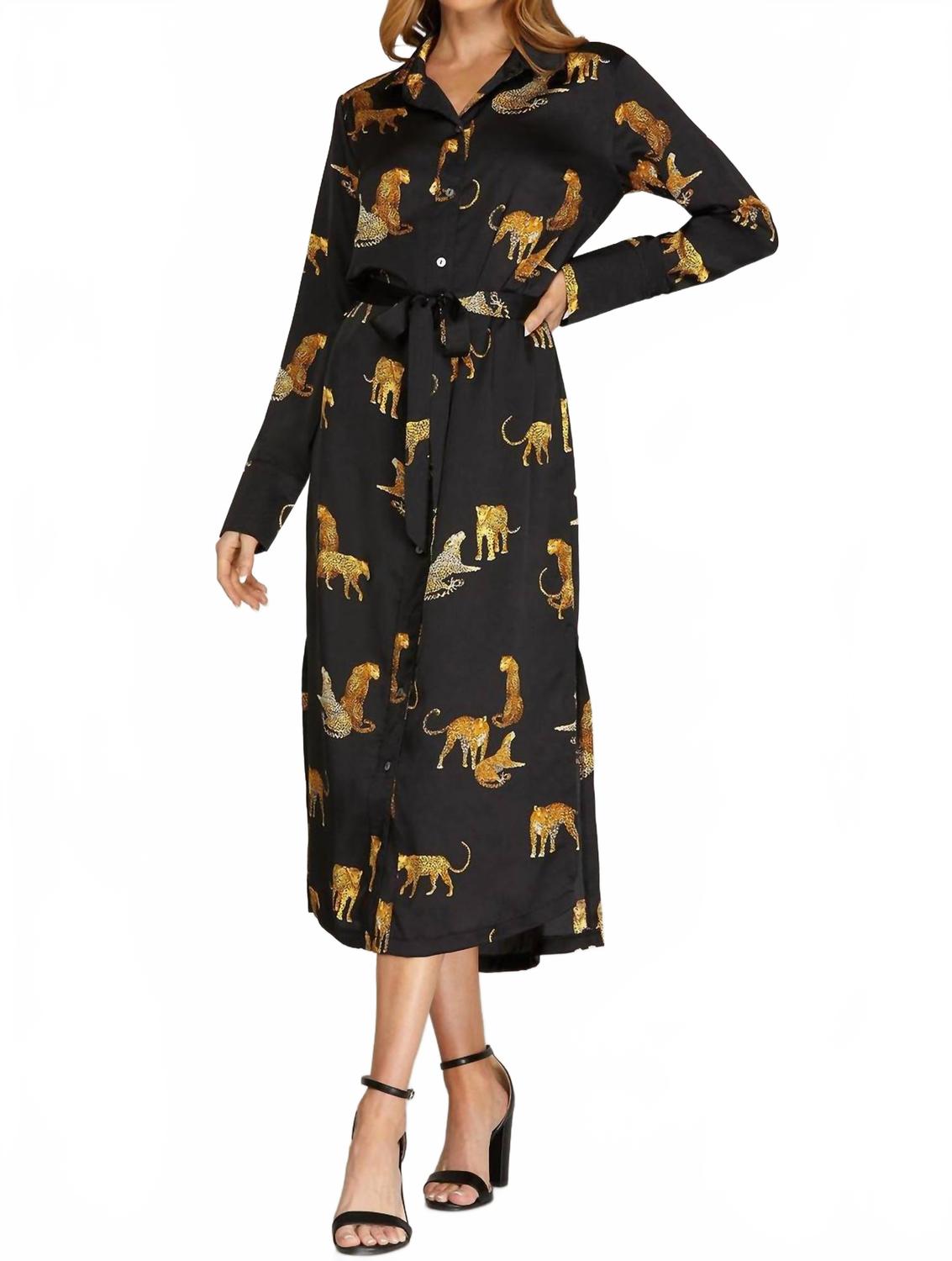 Черное платье миди с длинным рукавом и принтом гепарда Umgee
Черное платье миди с длинным рукавом и принтом гепарда Umgee