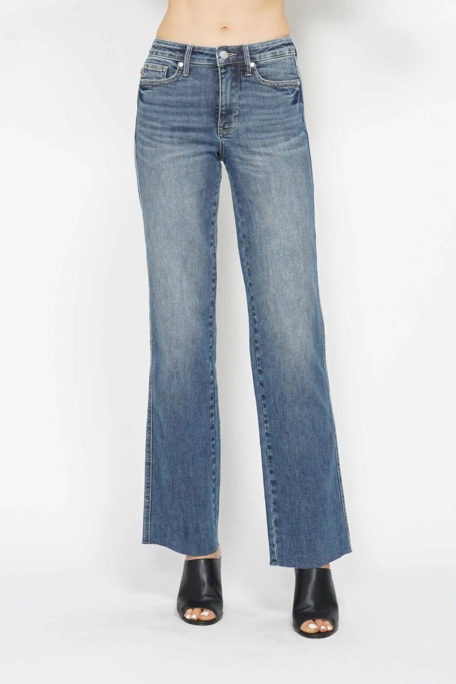 Джинсы прямого кроя со средней посадкой и контролем живота, цвет Medium Wash Judy Blue
Джинсы прямого кроя со средней посадкой и контролем живота, цвет Medium Wash Judy Blue