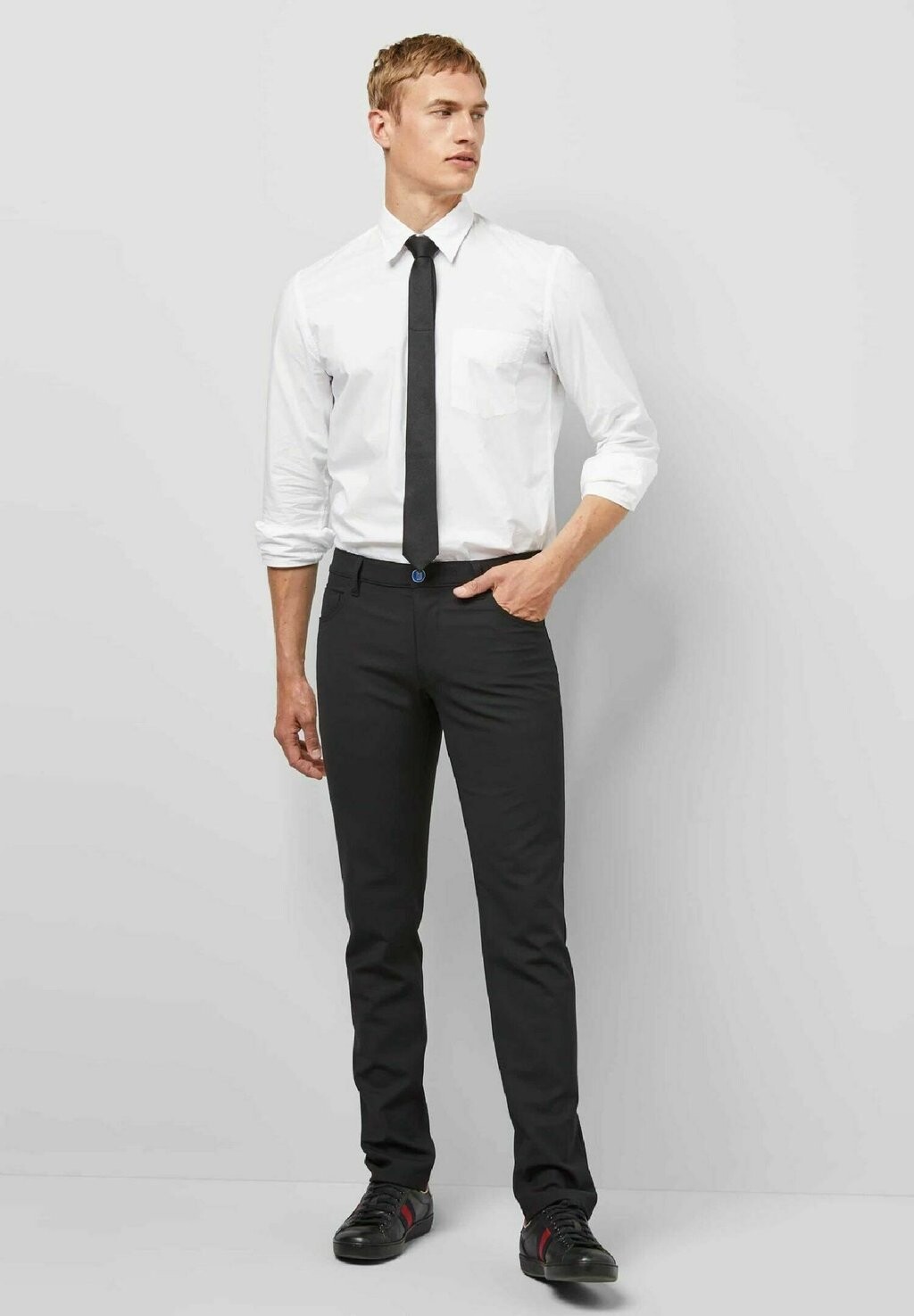 Тканевые брюки SLIM ART Meyer, черный
Тканевые брюки SLIM ART Meyer, черный