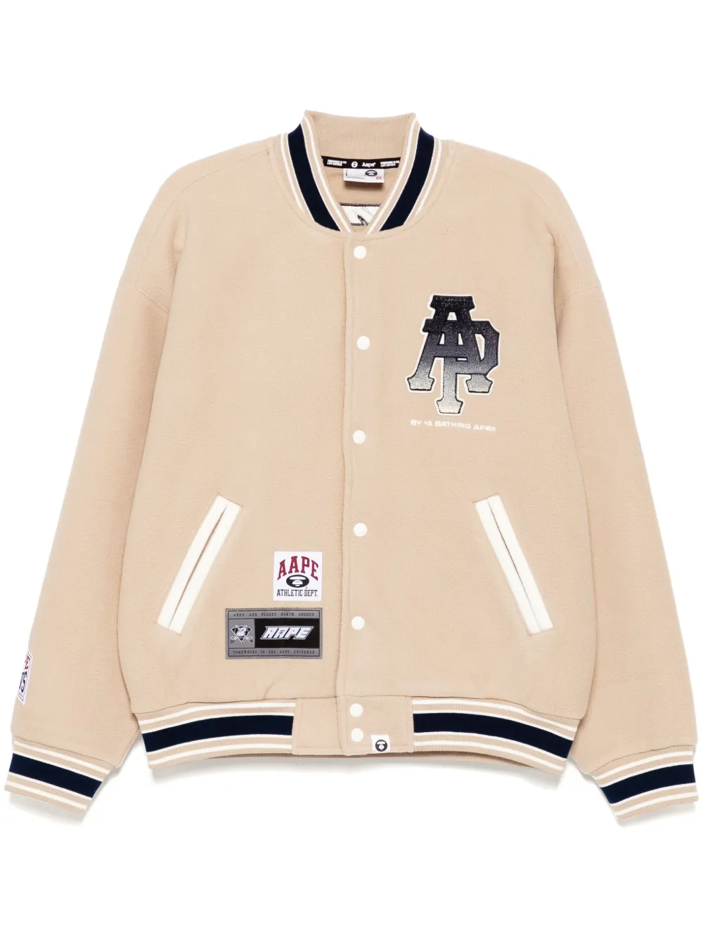 Бомбер с логотипом AAPE BY *A BATHING APE, нейтральный
Бомбер с логотипом AAPE BY *A BATHING APE, нейтральный