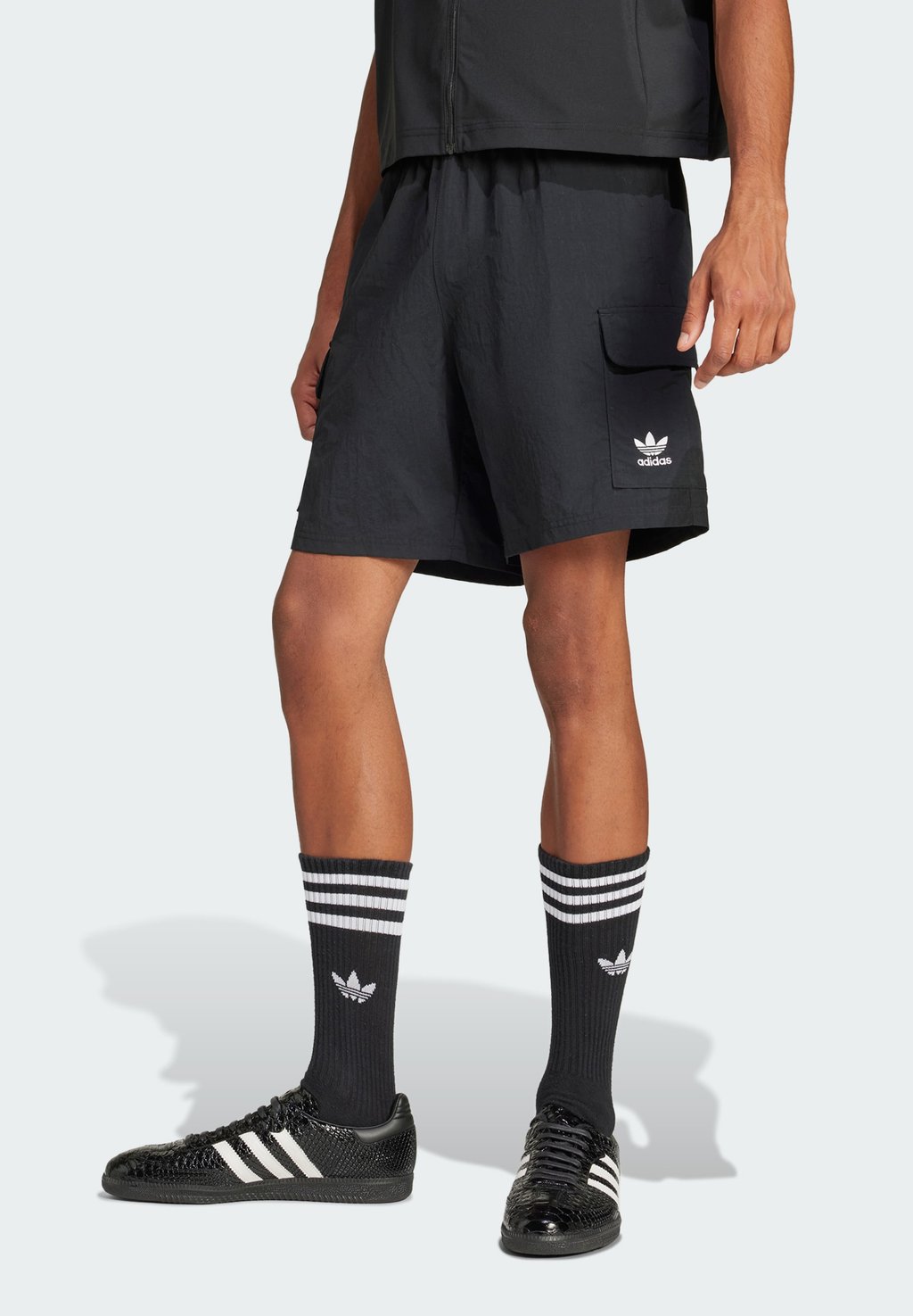 Шорты TREFOIL ESSENTIALS WOVEN CARGO Adidas Originals, черный
Шорты TREFOIL ESSENTIALS WOVEN CARGO Adidas Originals, черный