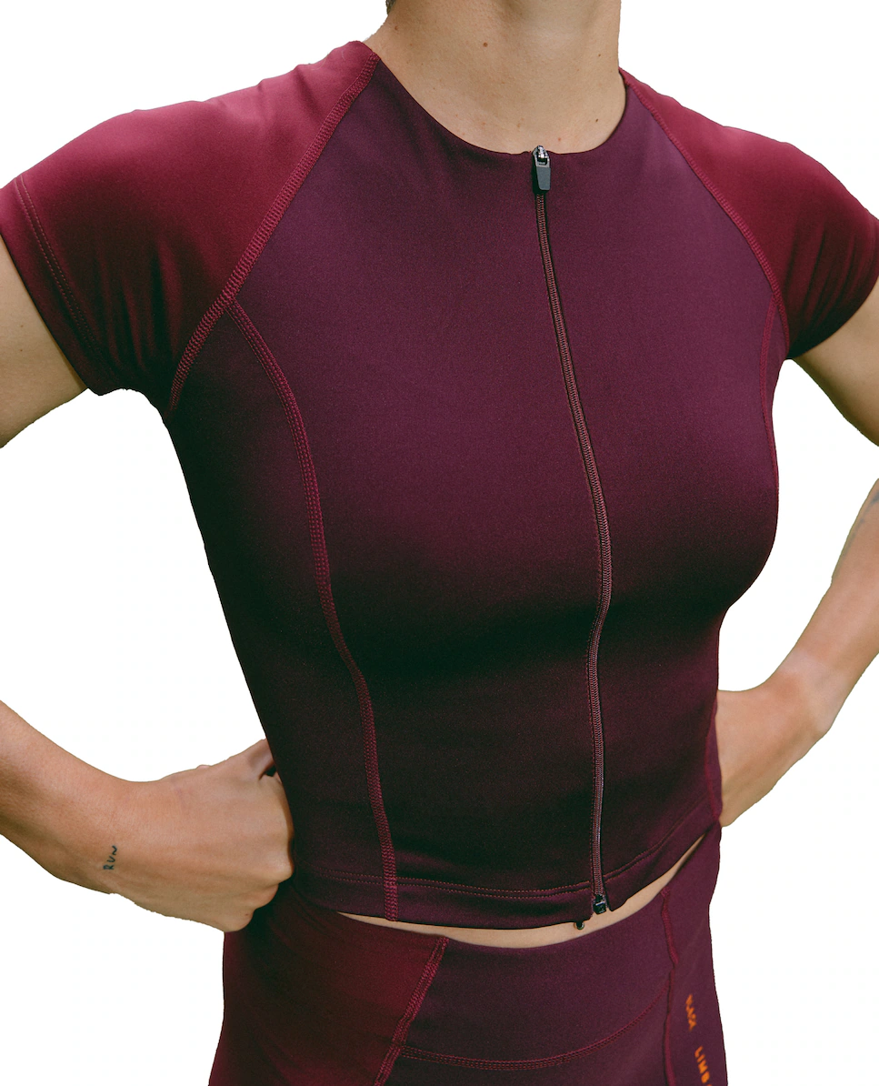 Женская дышащая спортивная футболка с коротким рукавом Black Limba, бордовый
Женская дышащая спортивная футболка с коротким рукавом Black Limba, бордовый