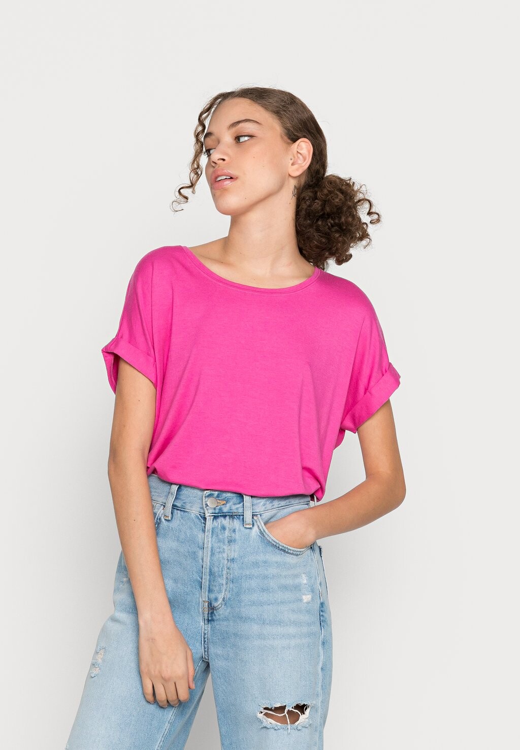 Базовая футболка ONLY
Базовая футболка ONLY