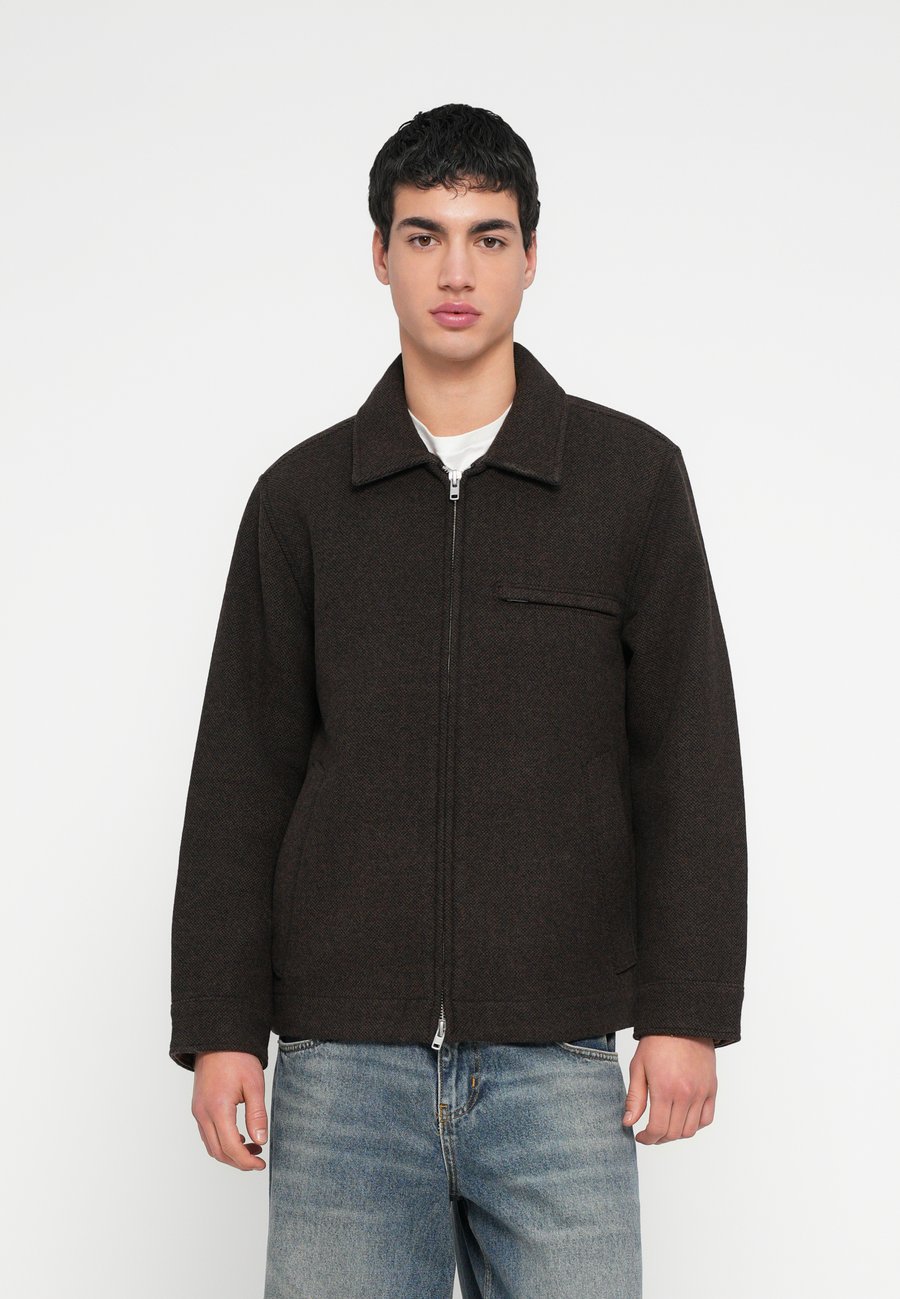 Куртка Abercrombie & Fitch EMEA MID LENGTH BARN, Brown
Куртка Abercrombie & Fitch EMEA MID LENGTH BARN, Brown