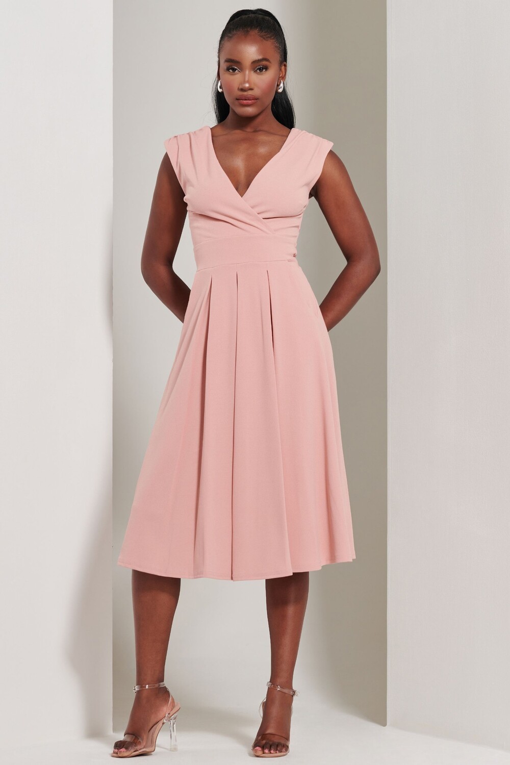 Платье миди с плиссировкой Yuina из искусственного меха Jolie Moi, розовый
Платье миди с плиссировкой Yuina из искусственного меха Jolie Moi, розовый