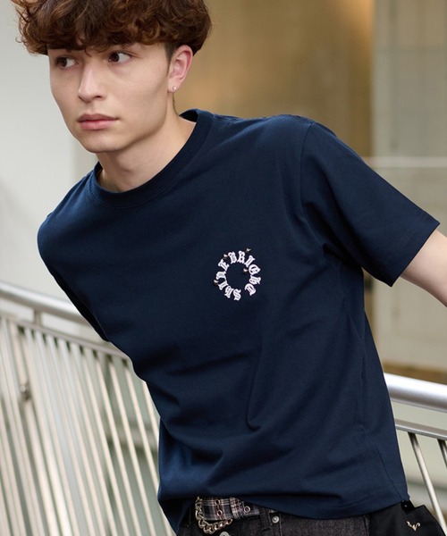 Футболка с разноцветными заклепками Kutir
Футболка с разноцветными заклепками Kutir