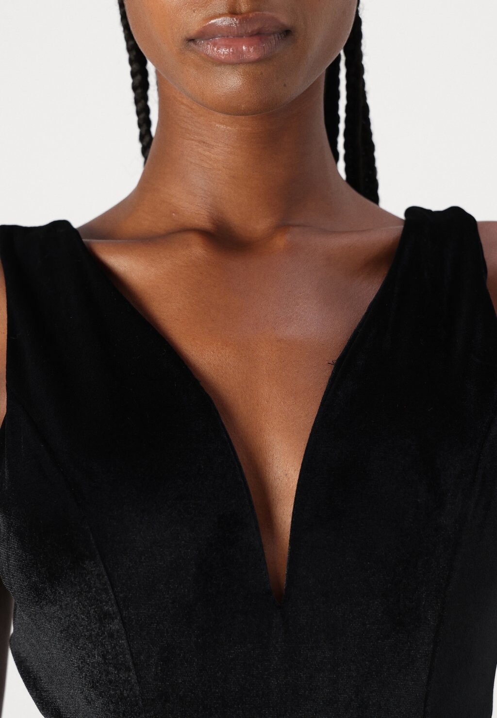 Топ V NECK BODYSUIT WAL G., черный
Топ V NECK BODYSUIT WAL G., черный