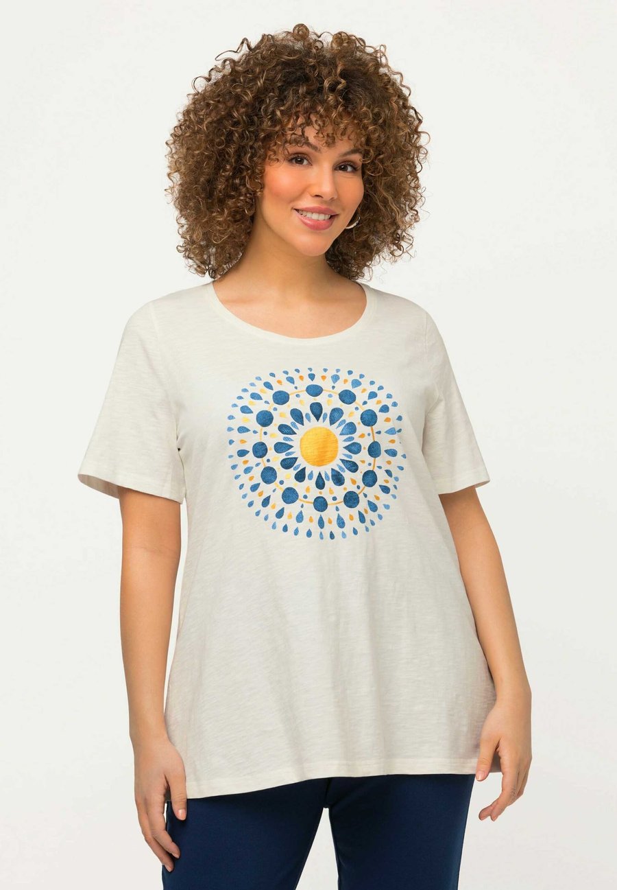 Футболка Ulla Popken EN A À COL ROND ET MANCHES COURTES MANDALA, Blanc Cassé/White, Белый, Футболка Ulla Popken EN A À COL ROND ET MANCHES COURTES MANDALA, Blanc Cassé/White
Футболка Ulla Popken EN A À COL ROND ET MANCHES COURTES MANDALA, Blanc Cassé/White, Белый, Футболка Ulla Popken EN A À COL ROND ET MANCHES COURTES MANDALA, Blanc Cassé/White