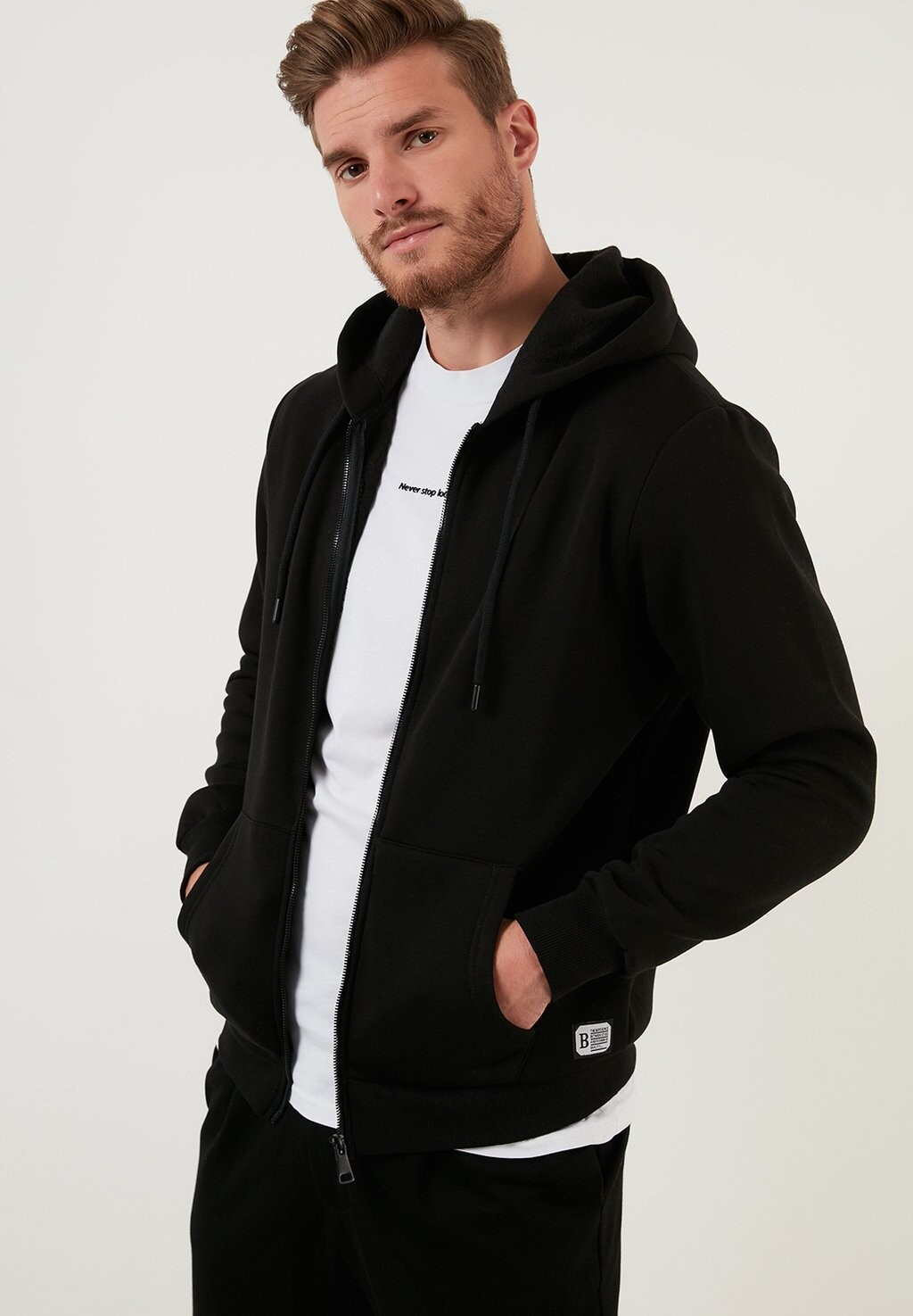 Толстовка на молнии REGULAR FIT Buratti, черный
Толстовка на молнии REGULAR FIT Buratti, черный