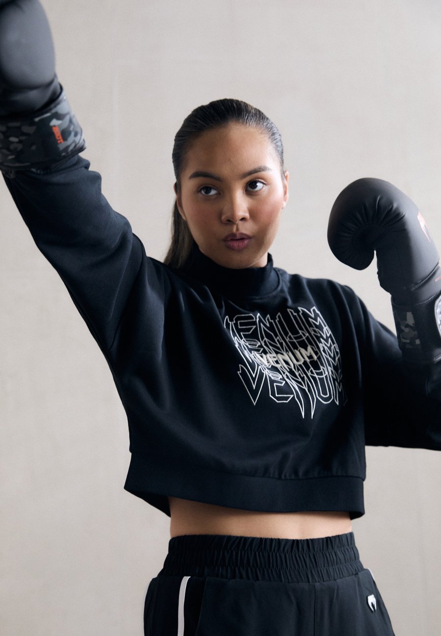 Толстовка Venum PULSE, Black/White/Black
Толстовка Venum PULSE, Black/White/Black