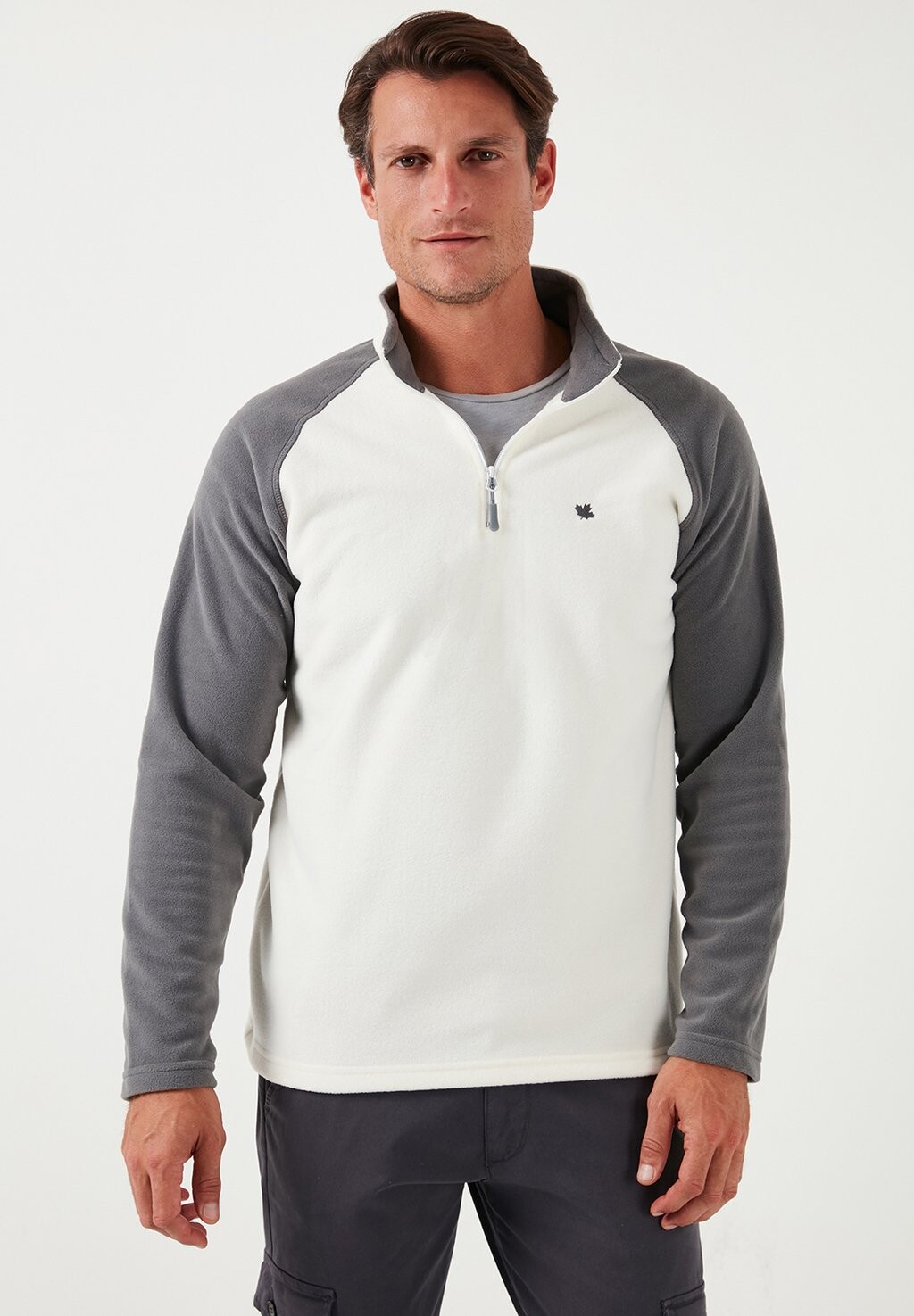 Флисовый джемпер Buratti, молочный
Флисовый джемпер Buratti, молочный