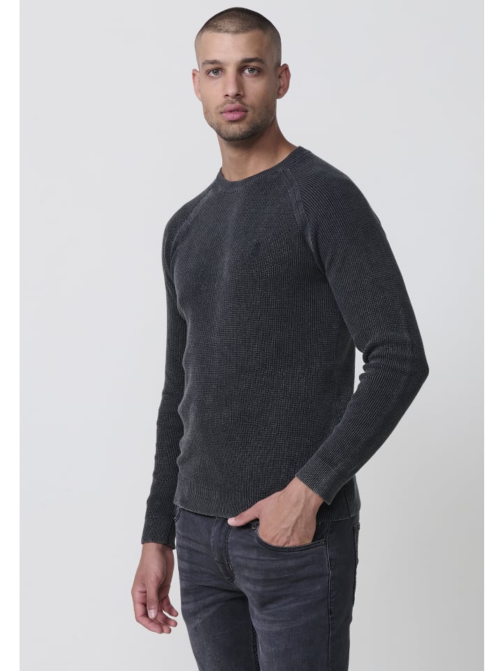 Черный вязаный свитер KOROSHI
Черный вязаный свитер KOROSHI