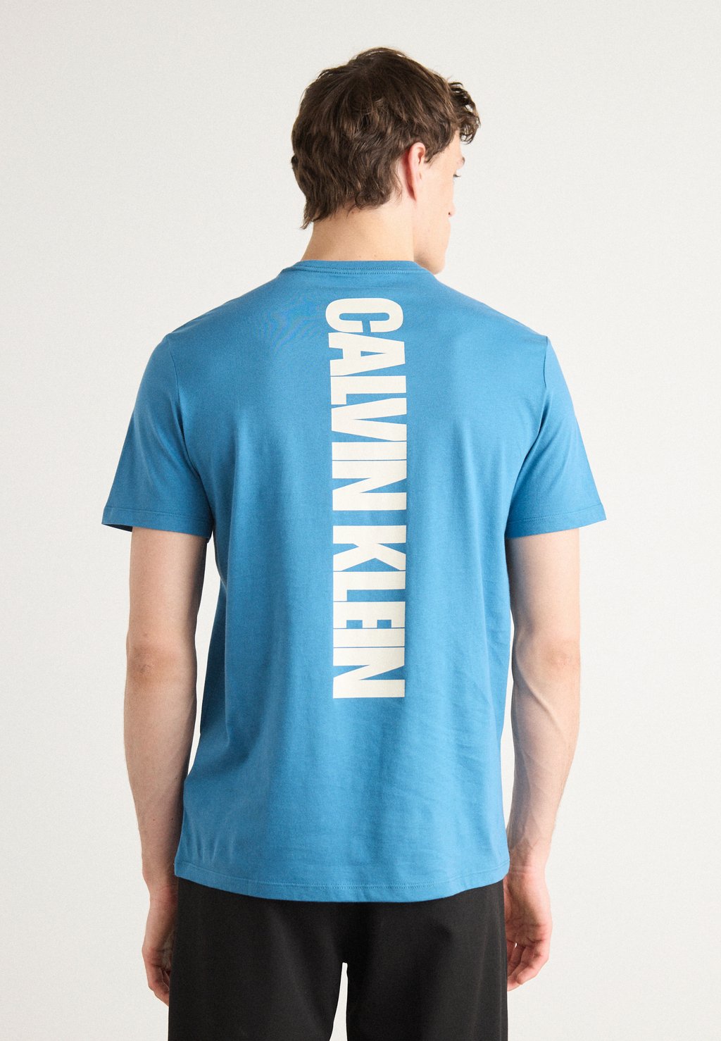 Футболка с принтом Calvin Klein Jeans, светло-голубой
Футболка с принтом Calvin Klein Jeans, светло-голубой