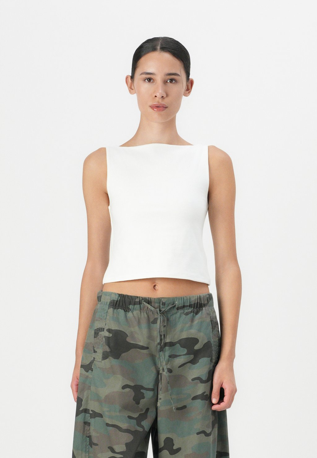 Топ CROP BOAT GAP, белый
Топ CROP BOAT GAP, белый