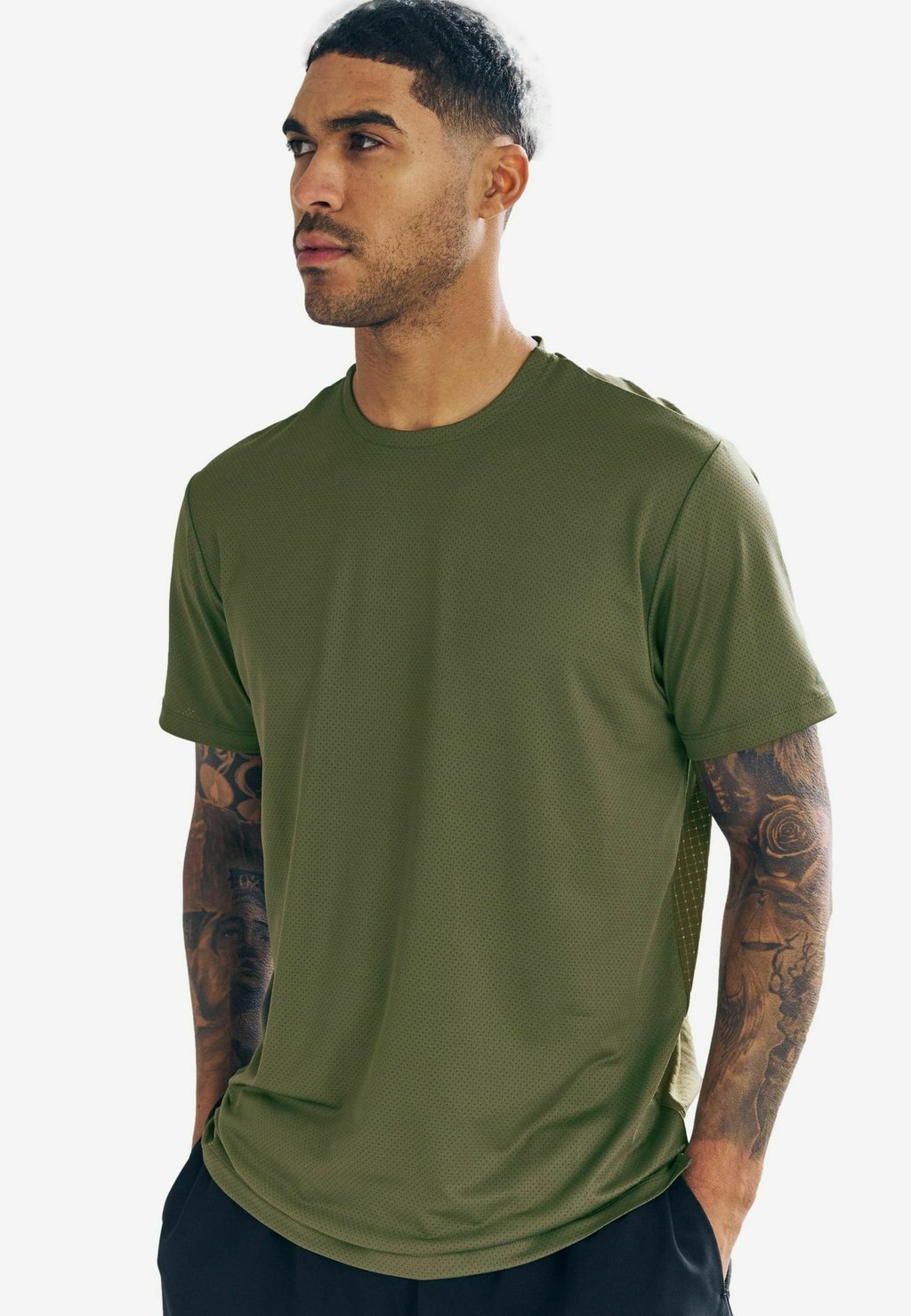 Базовая футболка REGULAR FIT - ACTIVE WITH CONTRAST BACK PANEL Next, зеленый
Базовая футболка REGULAR FIT - ACTIVE WITH CONTRAST BACK PANEL Next, зеленый