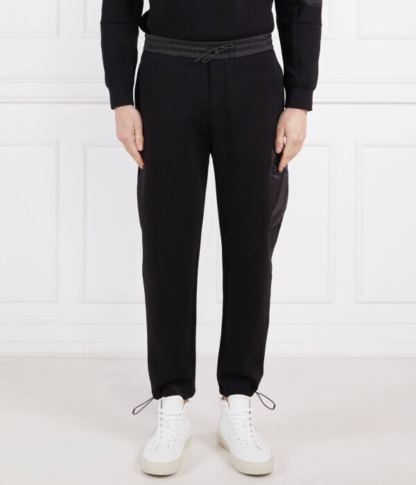 Спортивные штаны мужские Emporio Armani с кулисками, черный
Спортивные штаны мужские Emporio Armani с кулисками, черный