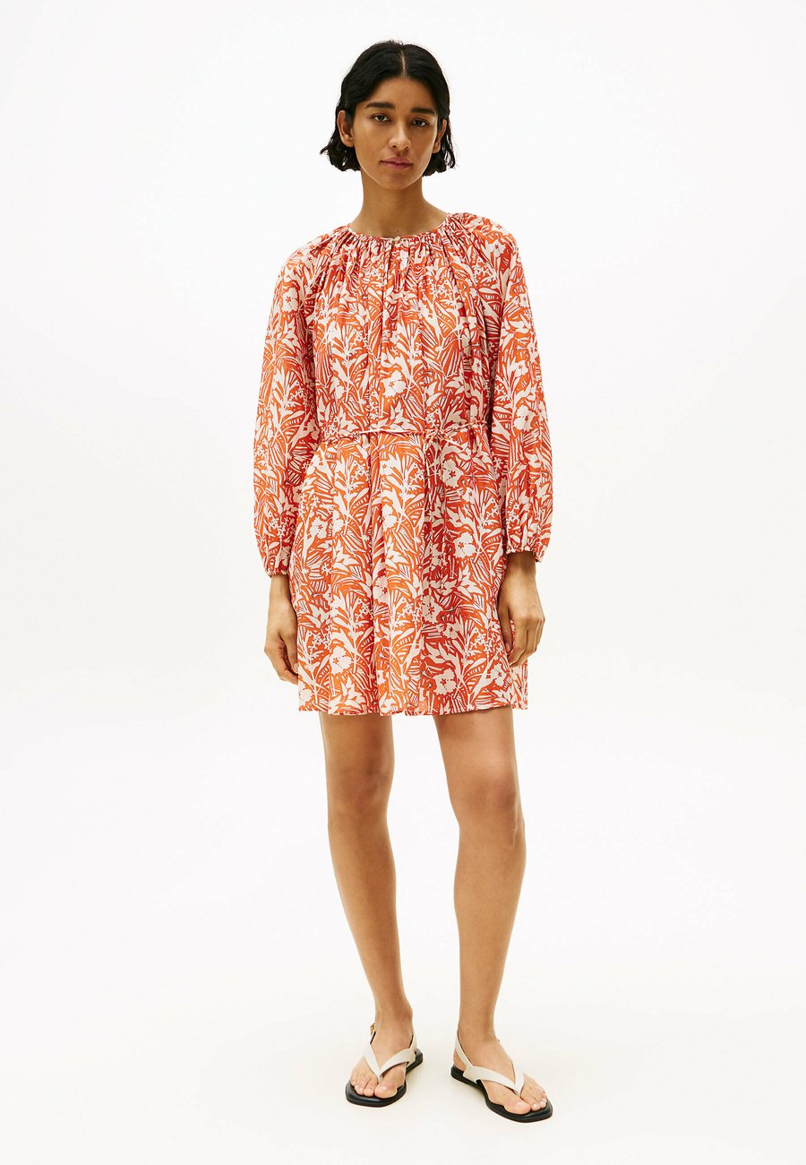Платье Tommy Hilfiger Day dress, Tropical Floral Brilliant/Orange
Платье Tommy Hilfiger Day dress, Tropical Floral Brilliant/Orange
