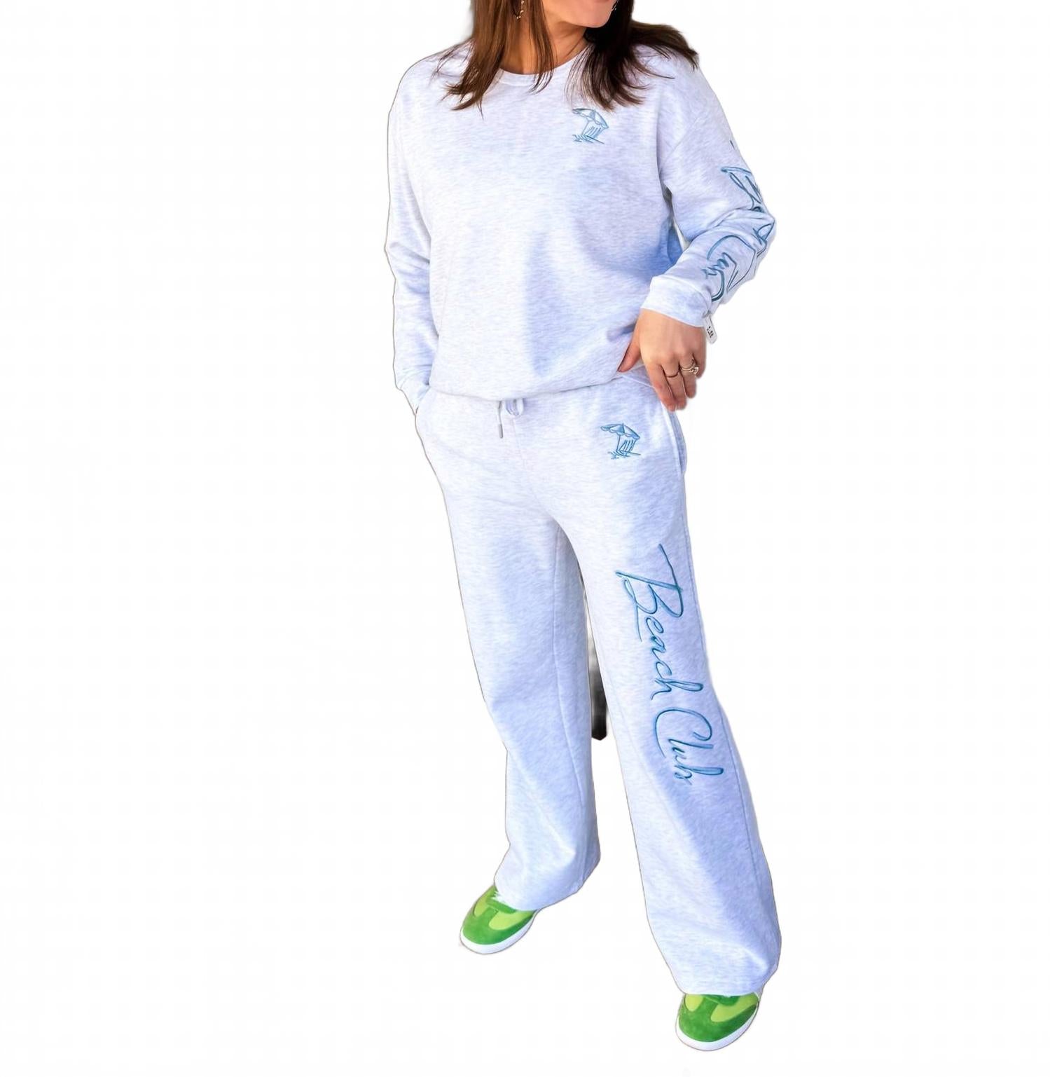 Вышитый серый свитшот Beach Club Ocean drive
Вышитый серый свитшот Beach Club Ocean drive