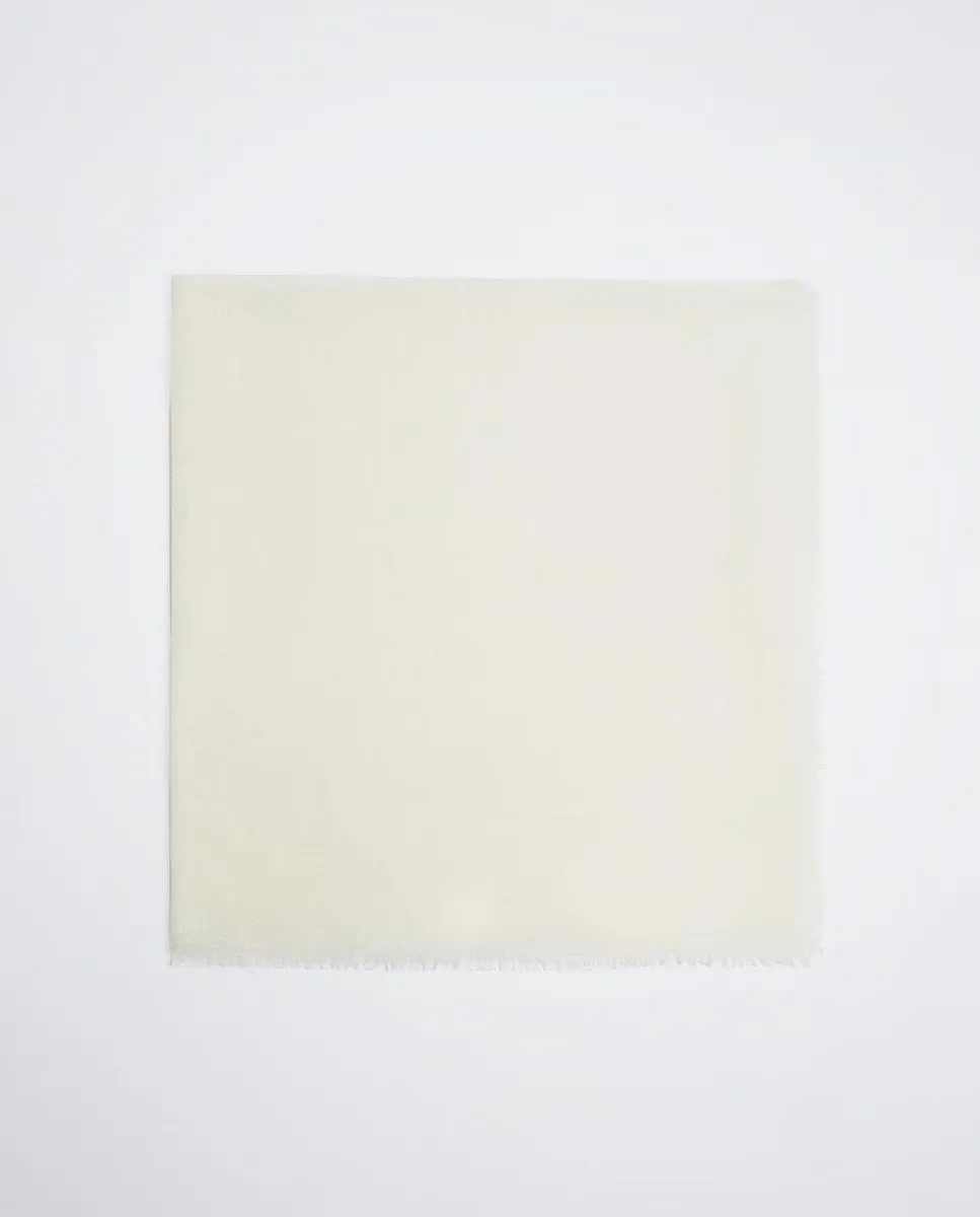 Шарф с простой строчкой Parfois, цвет Natural
Шарф с простой строчкой Parfois, цвет Natural