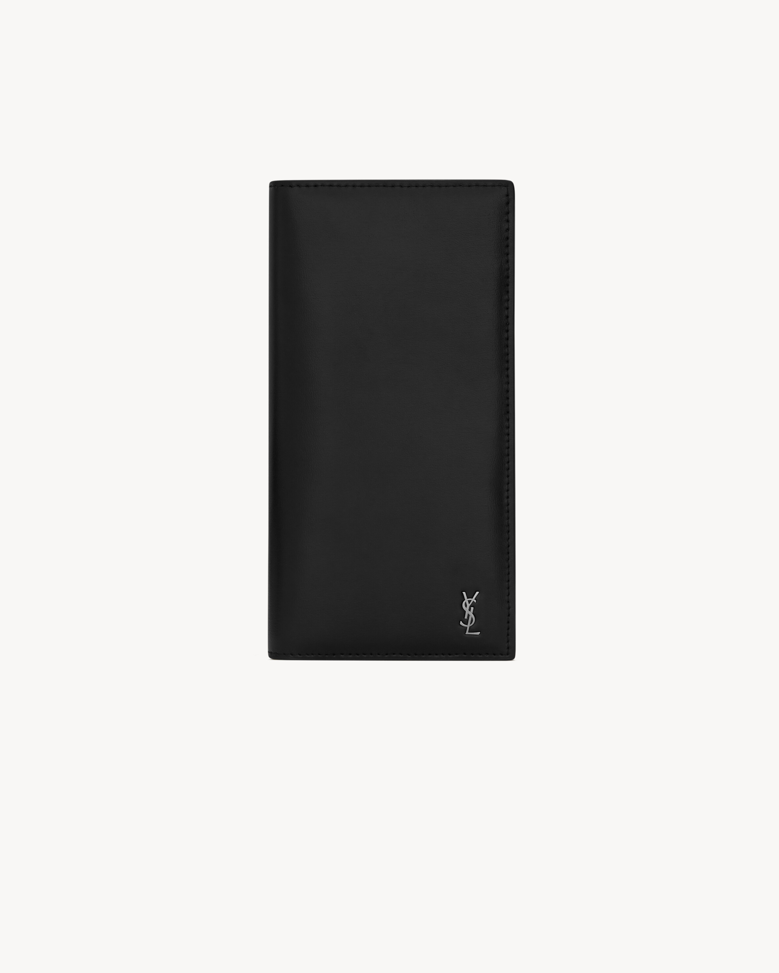 Континентальный кошелек TINY CASSANDRE из матовой кожи Saint Laurent, черный
Континентальный кошелек TINY CASSANDRE из матовой кожи Saint Laurent, черный