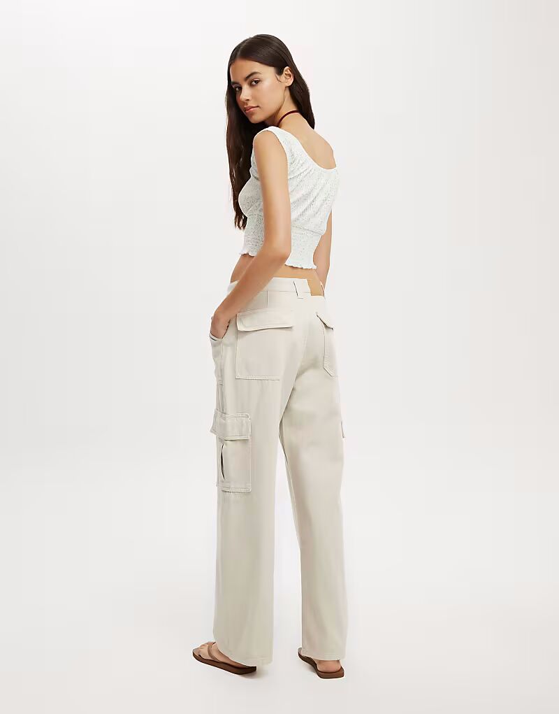 Cotton:On свободные джинсы-карго нежно-серого цвета 
Cotton:On свободные джинсы-карго нежно-серого цвета