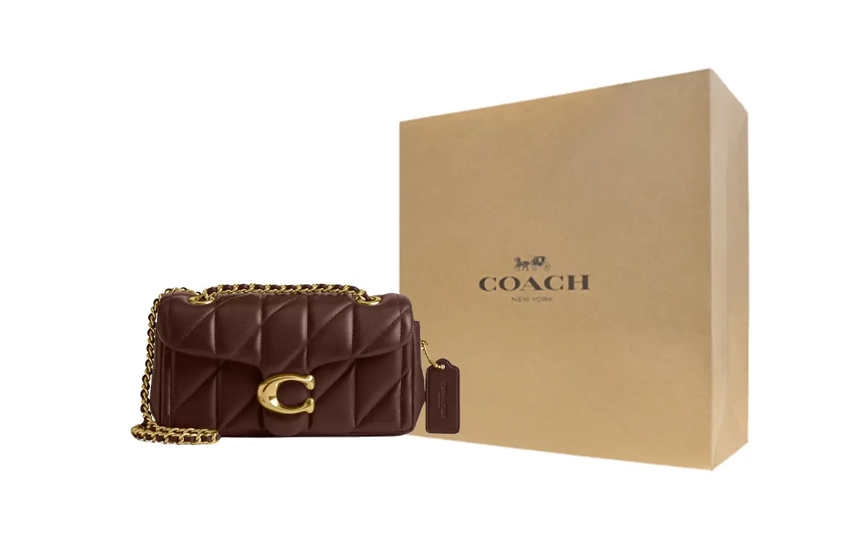 Женская сумка через плечо из кожи наппа с узором «клень» (Tabby Nappa Leather Crossbody Bag, Shoulder Bag Small Women's Maple) Coach, gift box set (basic set+желтый box)
Женская сумка через плечо из кожи наппа с узором «клень» (Tabby Nappa Leather Crossbody Bag, Shoulder Bag Small Women's Maple) Coach, gift box set (basic set+желтый box)