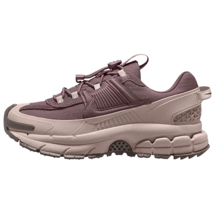 Nike Женские кроссовки для бега ZOOM VOMERO ROAM City Commute Running Shoes, цвет Silt Red
Nike Женские кроссовки для бега ZOOM VOMERO ROAM City Commute Running Shoes, цвет Silt Red