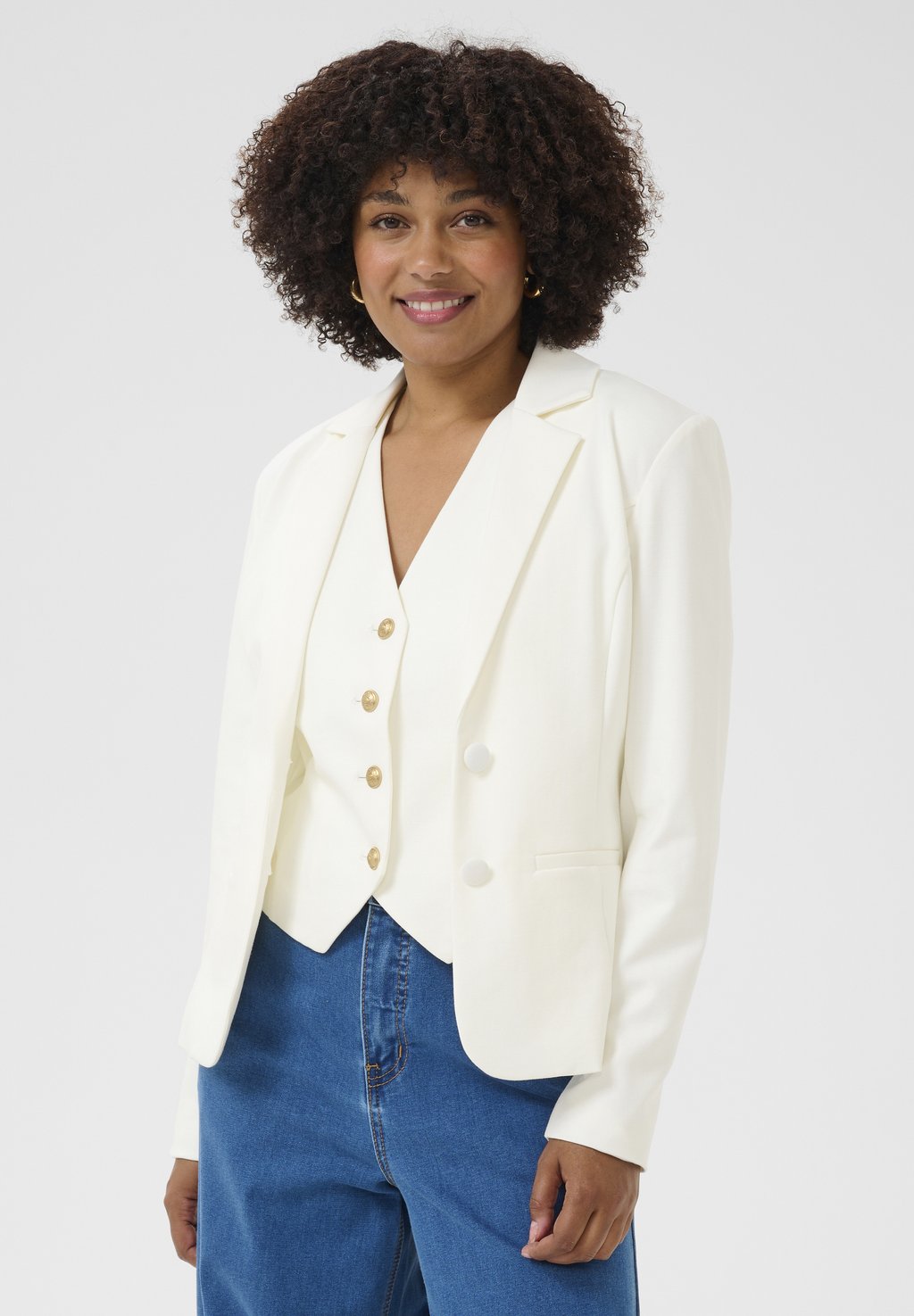 Блейзер ANETT Cream, белый
Блейзер ANETT Cream, белый