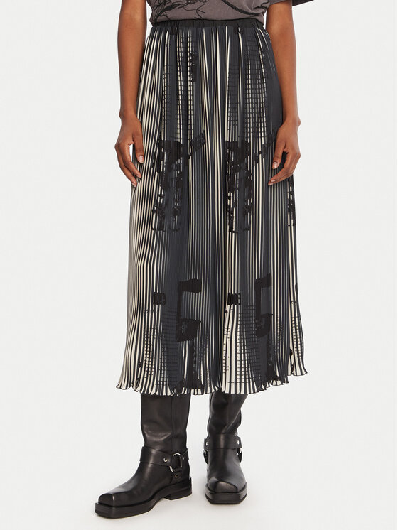 Плиссированная юбка regular fit Newspapers 25WWFW09 Desigual, чёрный
Плиссированная юбка regular fit Newspapers 25WWFW09 Desigual, чёрный