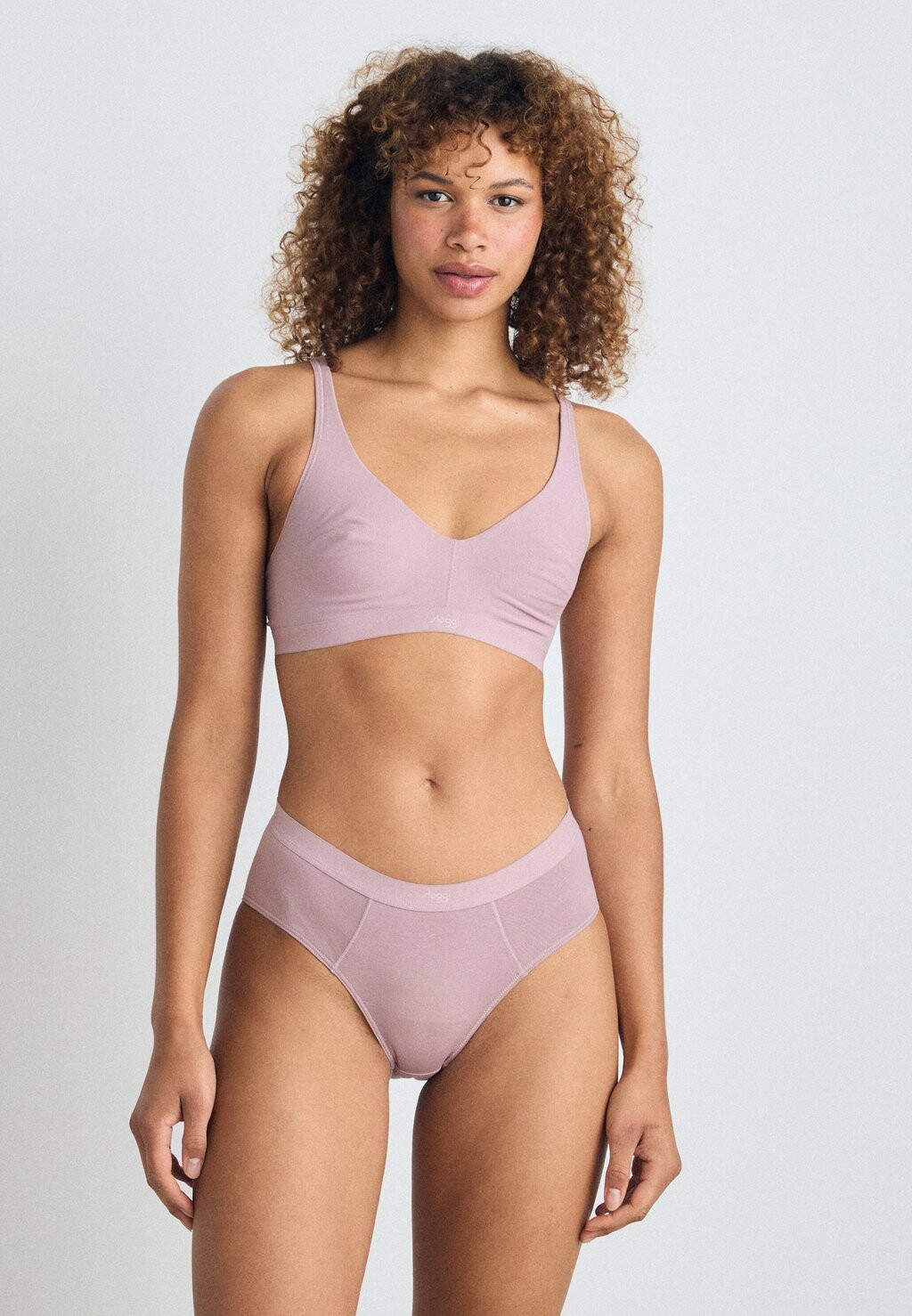 Шорты EVER EASE HIPSTER WITH THERMOREGULATION 2 PACK Sloggi, красновато-фиолетовый
Шорты EVER EASE HIPSTER WITH THERMOREGULATION 2 PACK Sloggi, красновато-фиолетовый