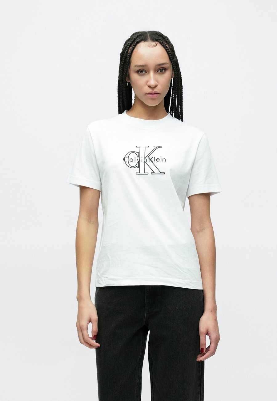 Футболка Calvin Klein Jeans CLASSIC MONOLOGO METALLIC, Brilliant White/White, Белый, Футболка Calvin Klein Jeans CLASSIC MONOLOGO METALLIC, Brilliant White/White
Футболка Calvin Klein Jeans CLASSIC MONOLOGO METALLIC, Brilliant White/White, Белый, Футболка Calvin Klein Jeans CLASSIC MONOLOGO METALLIC, Brilliant White/White