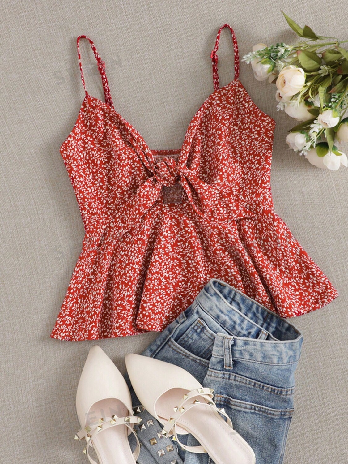 Топ на бретельках Shein WYWH Vacation Ditsy Floral с баской и завязками, красный / белый
Топ на бретельках Shein WYWH Vacation Ditsy Floral с баской и завязками, красный / белый