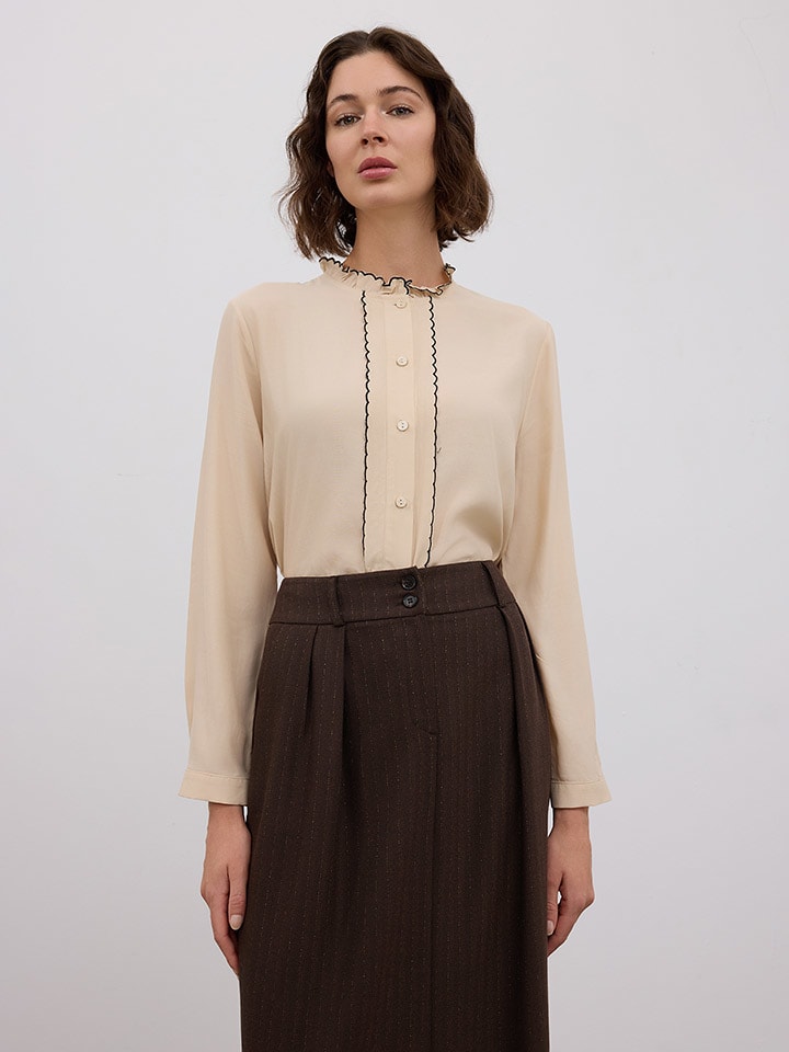 Блузка песочного цвета BGN
Блузка песочного цвета BGN