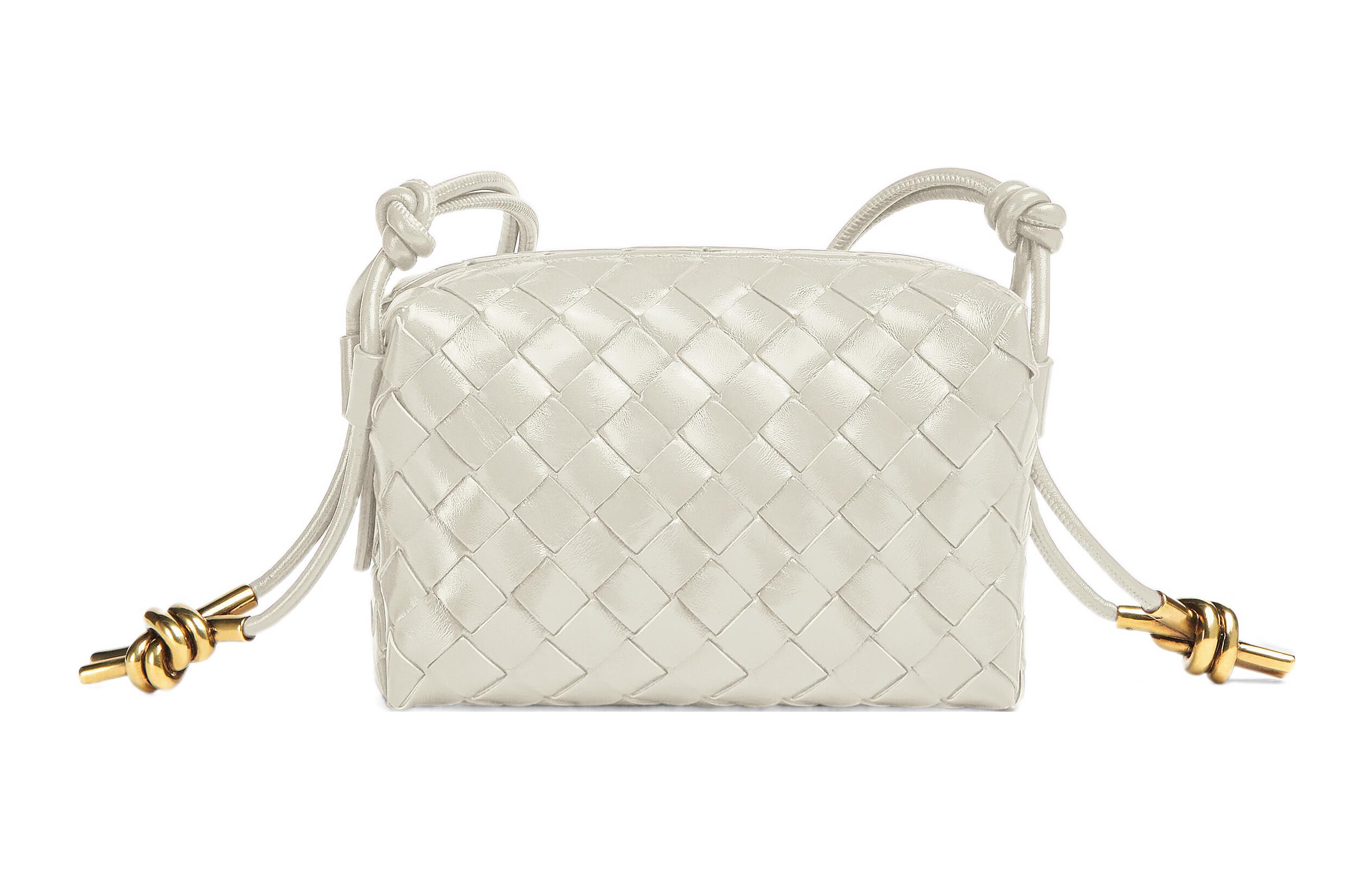 Bottega Veneta Кожаная сумка через плечо для фотоаппарата
Bottega Veneta Кожаная сумка через плечо для фотоаппарата