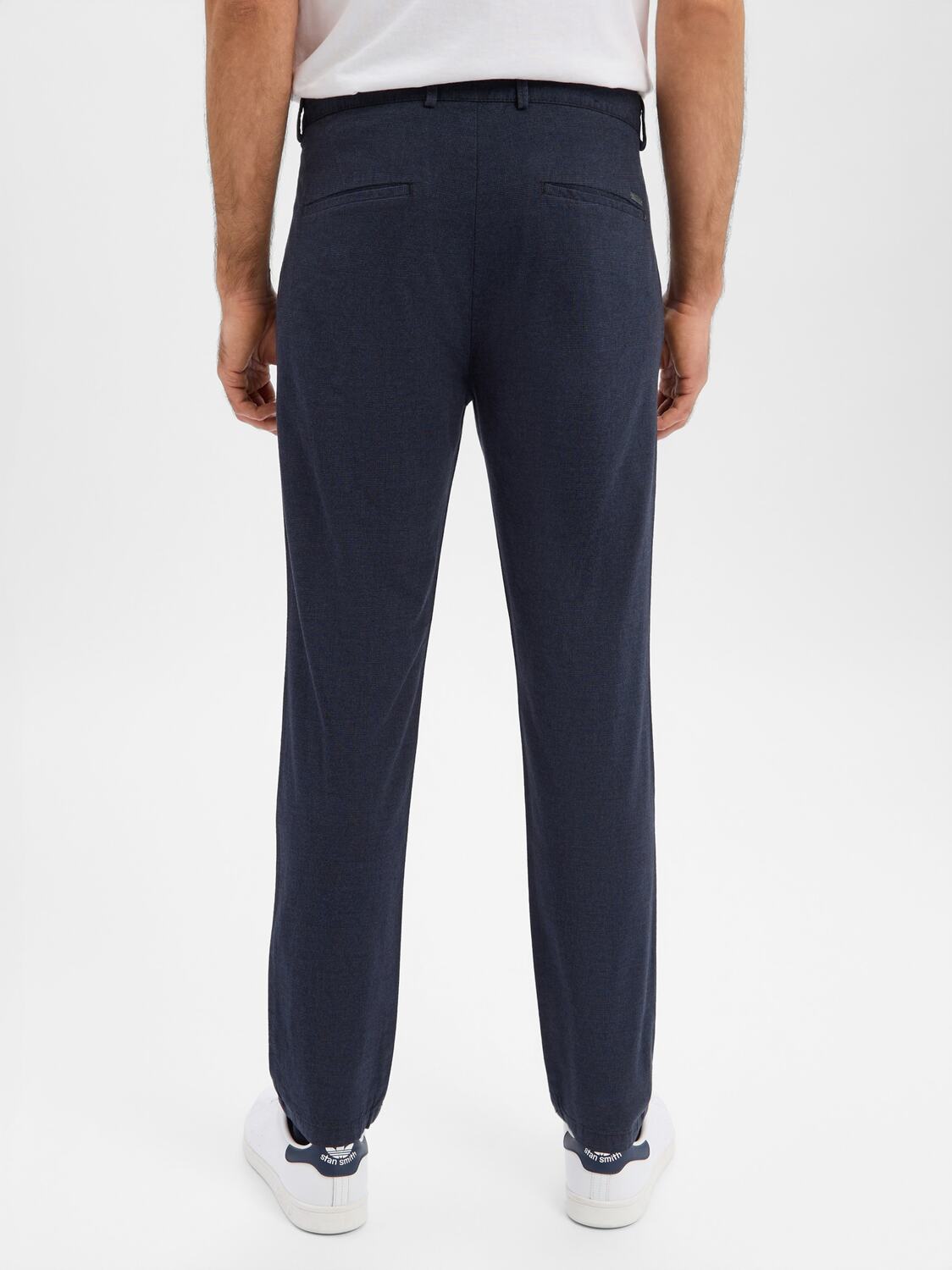 Finshley & Harding Брюки 'Todd' с обычными складками в цвете Marine Blue
Finshley & Harding Брюки 'Todd' с обычными складками в цвете Marine Blue