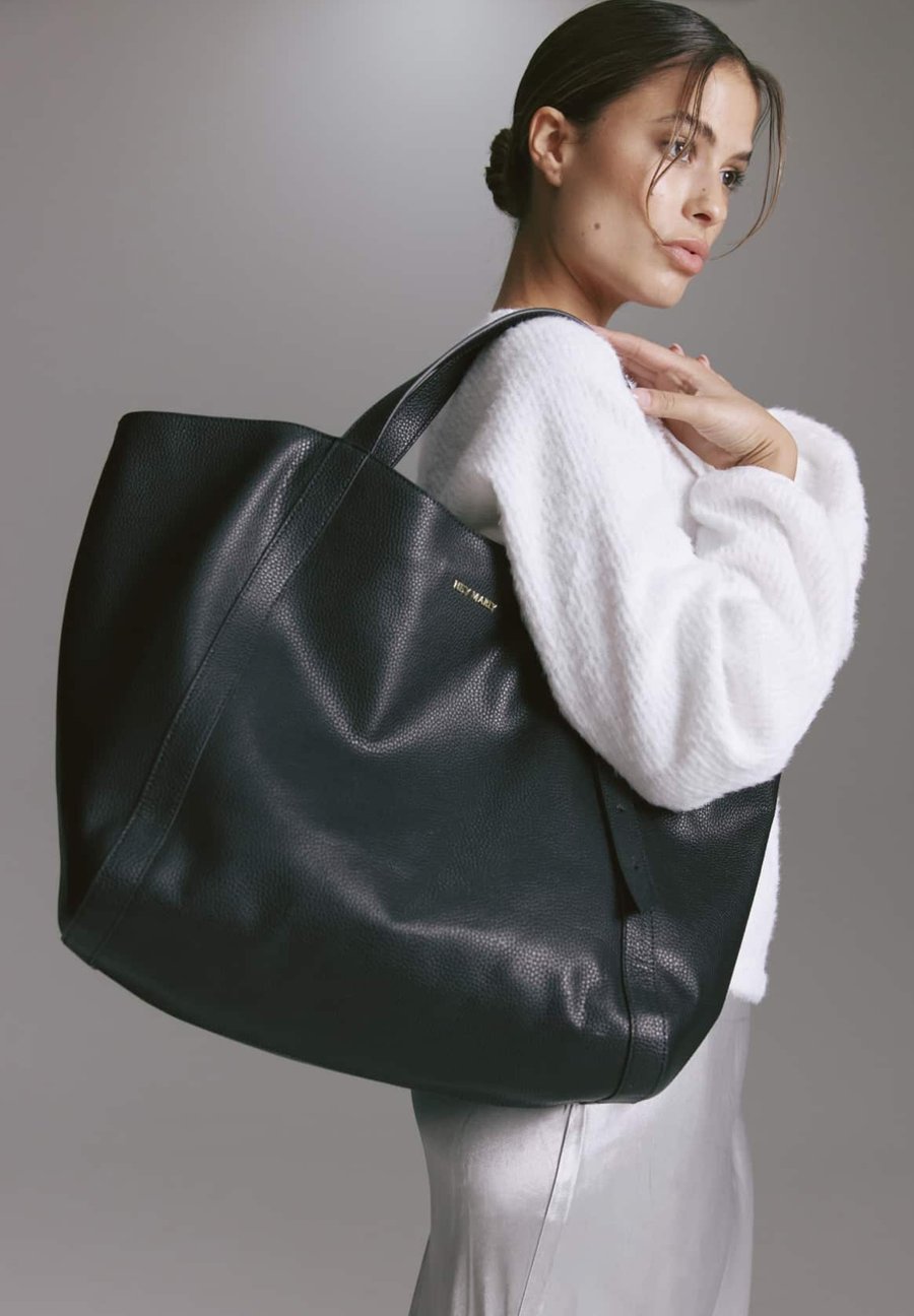 Сумка-шоппер Hey Marly PRETTY WONDER L, Schwarz/Black
Сумка-шоппер Hey Marly PRETTY WONDER L, Schwarz/Black