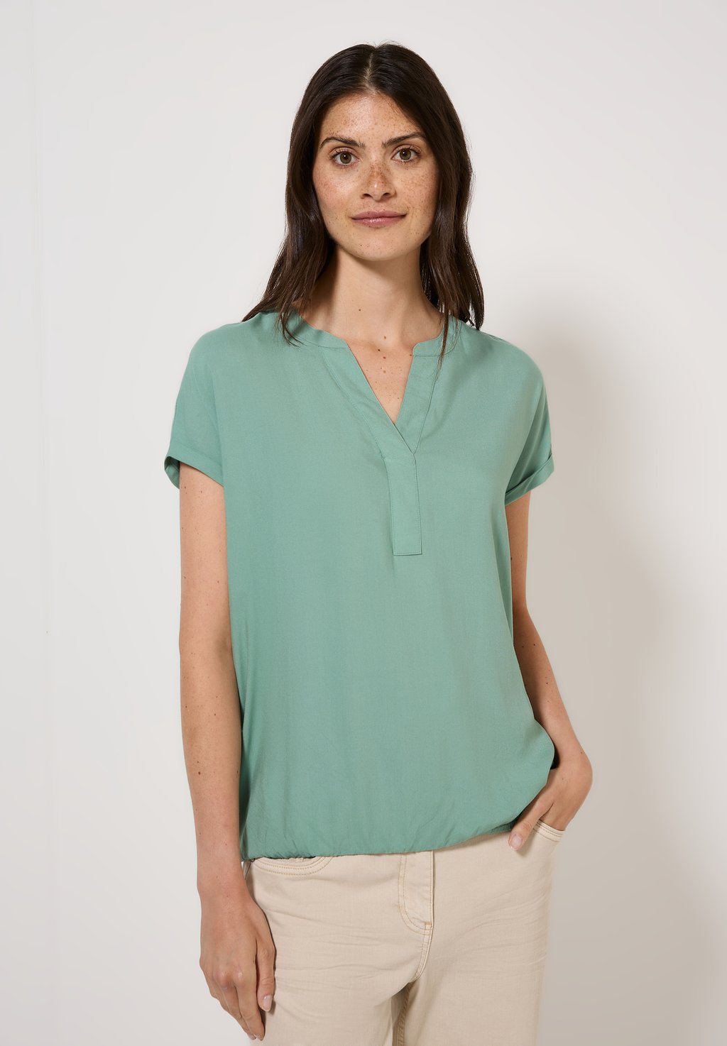 Блуза IN UNI Cecil, металлик зеленый
Блуза IN UNI Cecil, металлик зеленый