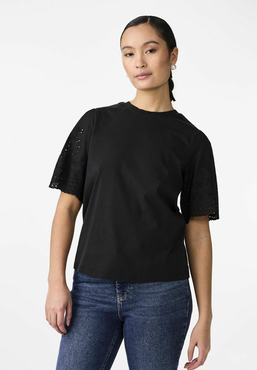 Футболка YAS YASLEX SS W EMB NOOS, Black, Черный, Футболка YAS YASLEX SS W EMB NOOS, Black
Футболка YAS YASLEX SS W EMB NOOS, Black, Черный, Футболка YAS YASLEX SS W EMB NOOS, Black