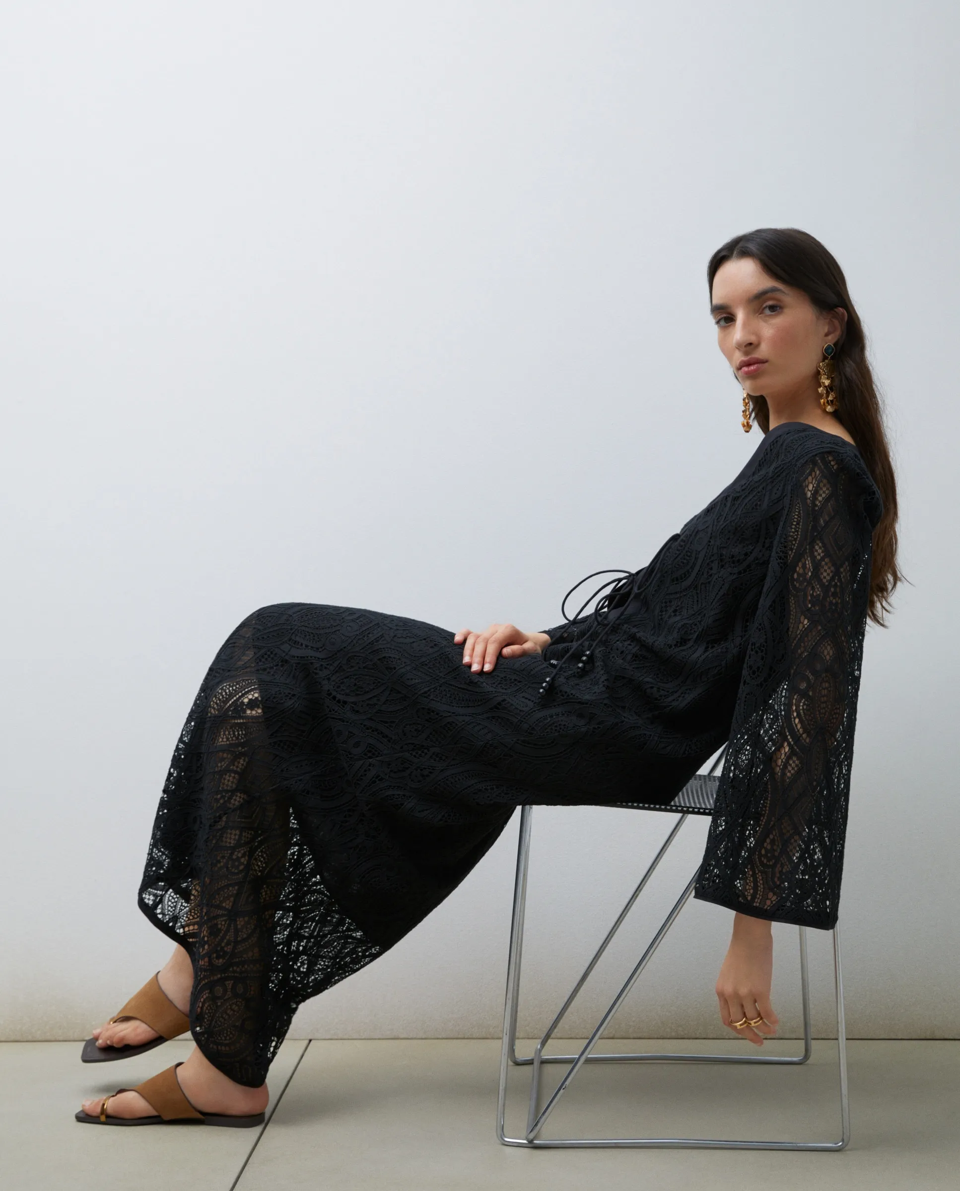 Миди-платье с V-образным вырезом Tintoretto, черный
Миди-платье с V-образным вырезом Tintoretto, черный